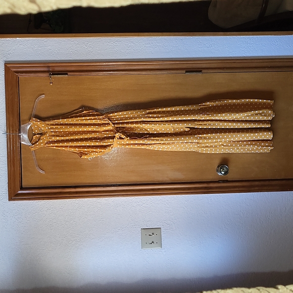 SHEIN yellow sleeveless polka dot maxi dress - Picture 2 of 10